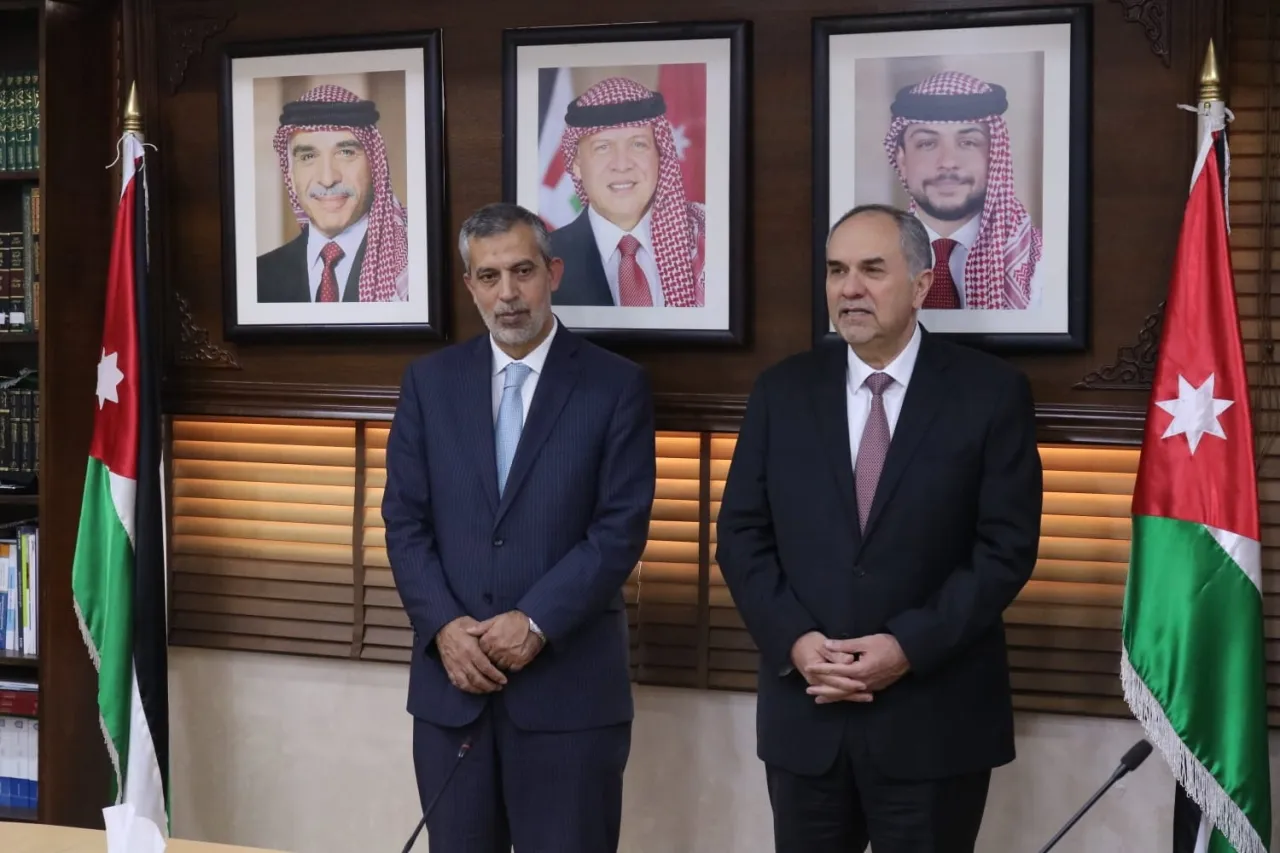 ٢٨ محاميا يؤدون اليمين القانونية أمام وزير العدل