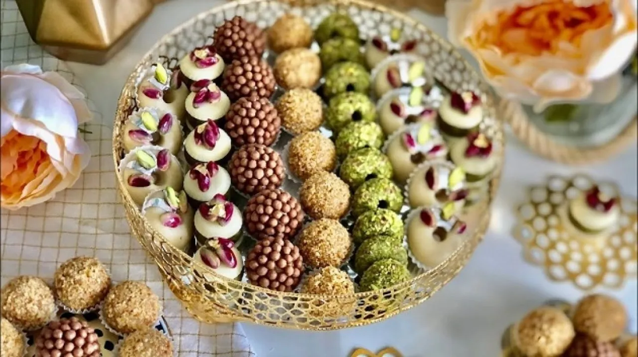 كيف تستمتع بحلويات العيد بلا حرمان ودون زيادة الوزن