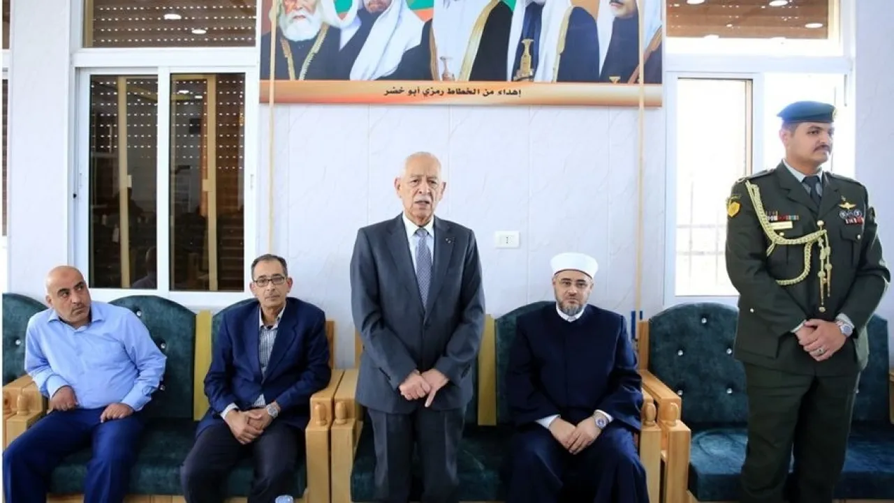 مندوبا عن الملك وولي العهد العيسوي يعزي المناصير والغنيمات