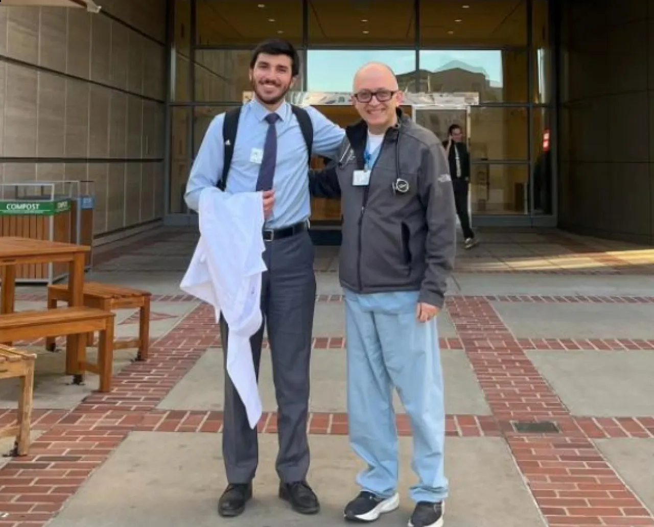 طبيب أردني يحصل على أعلى تقييم في جامعة UCLA الأمريكية