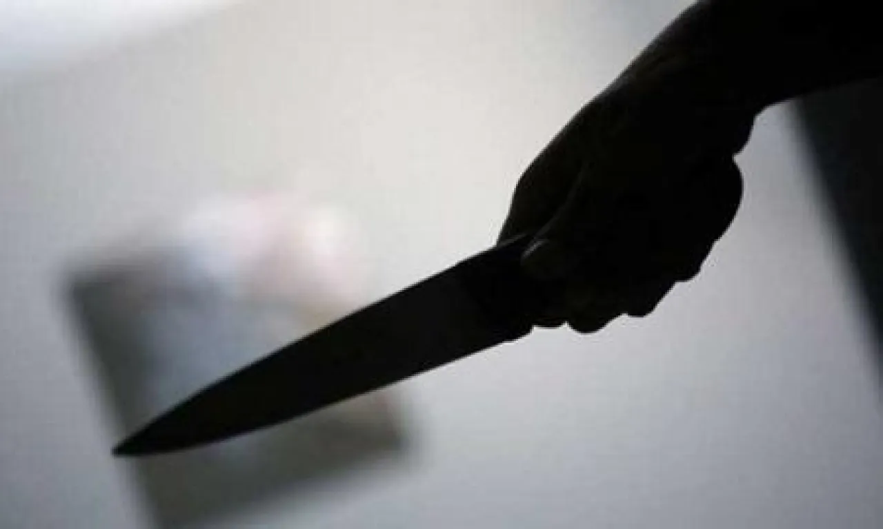 إربد طعن عشريني برقبته بأداة حادة والأمن يحقق