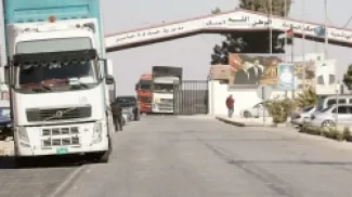 شاحنات في مركز حدود جابر شمالي المملكة