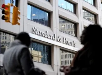 تثبت التصنيف الائتماني للأردن عند BB- مع نظرة مستقبلية مستقرة