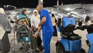 للمرة الأولى.. سكوتر إسعافي لزوار المسجد النبوى