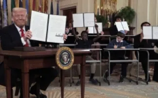 ترامب وقع مرسوما لإلغاء وزارة التربية