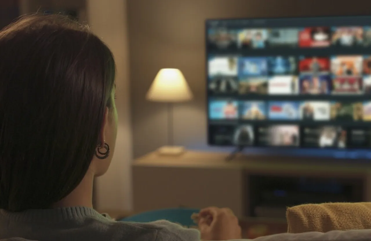 كيف يمكن أن تسبب لك مسلسلاتك المفضلة مشاكل صحية خطيرة