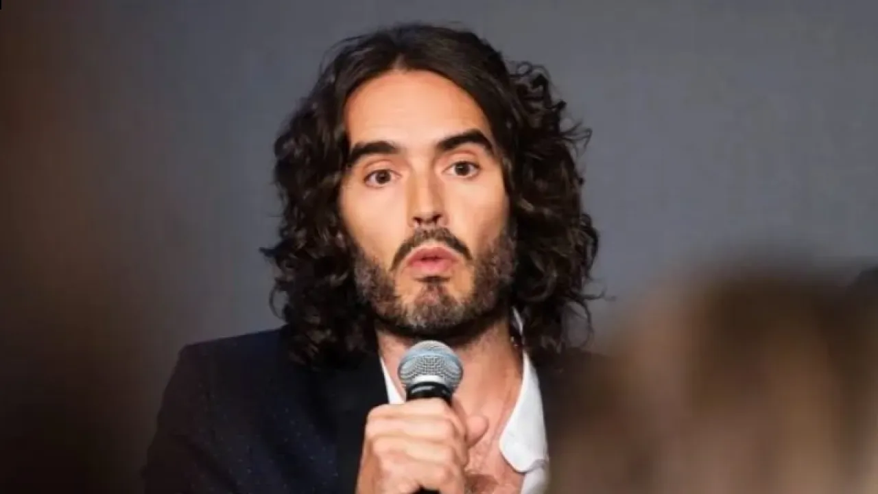 اتهام الممثل الكوميدي راسل براند بالاعتداء على 4 نساء