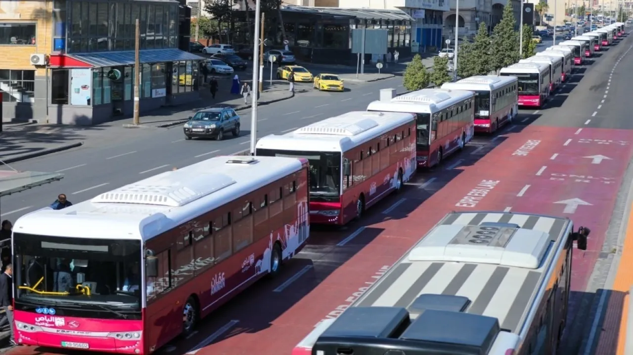 دهس شاب من قبل حافلة الباص السريع