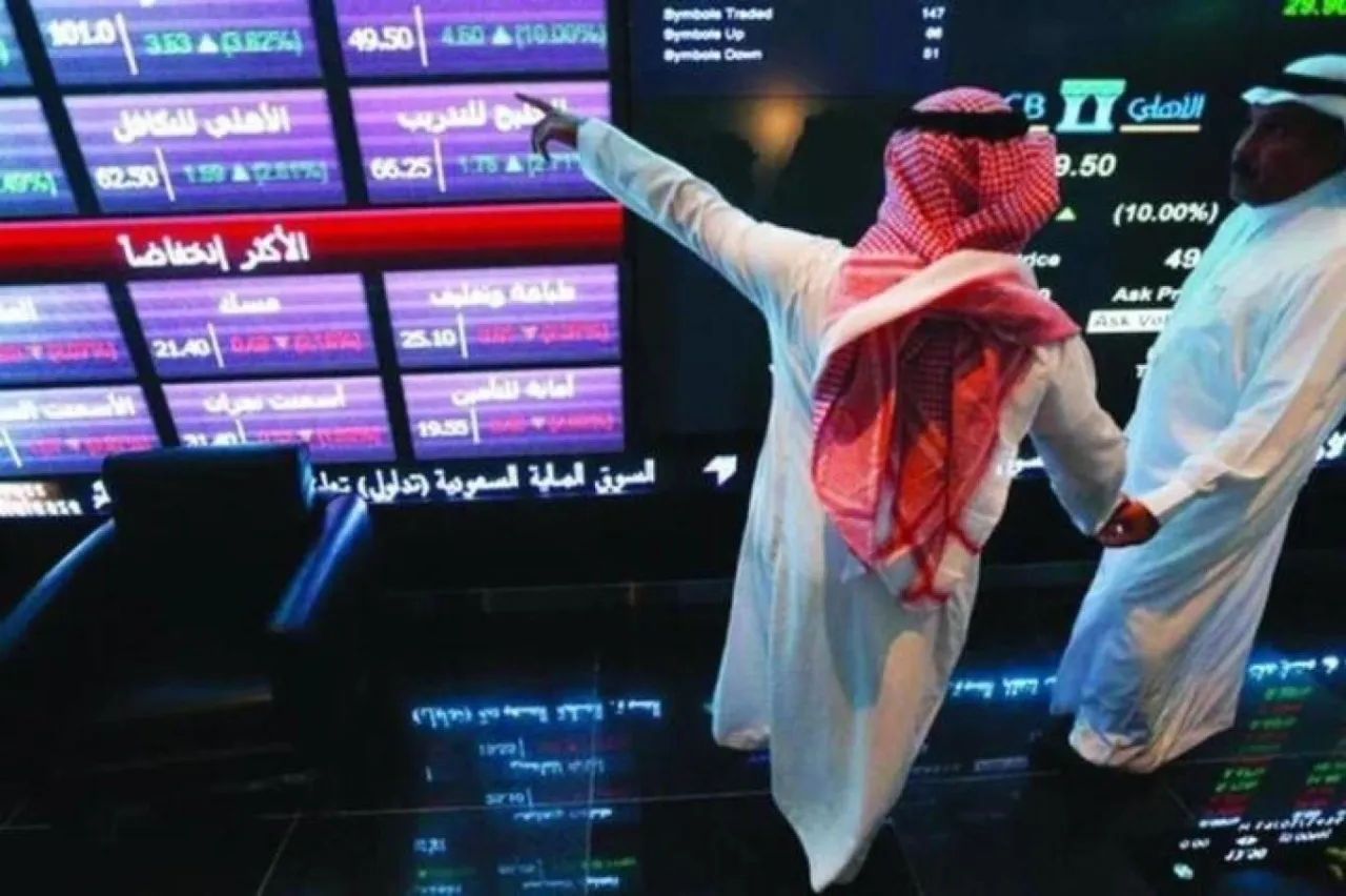 سوق الأسهم السعودية تتكبد خسائر قاسية تتجاوز نصف تريليون ريال