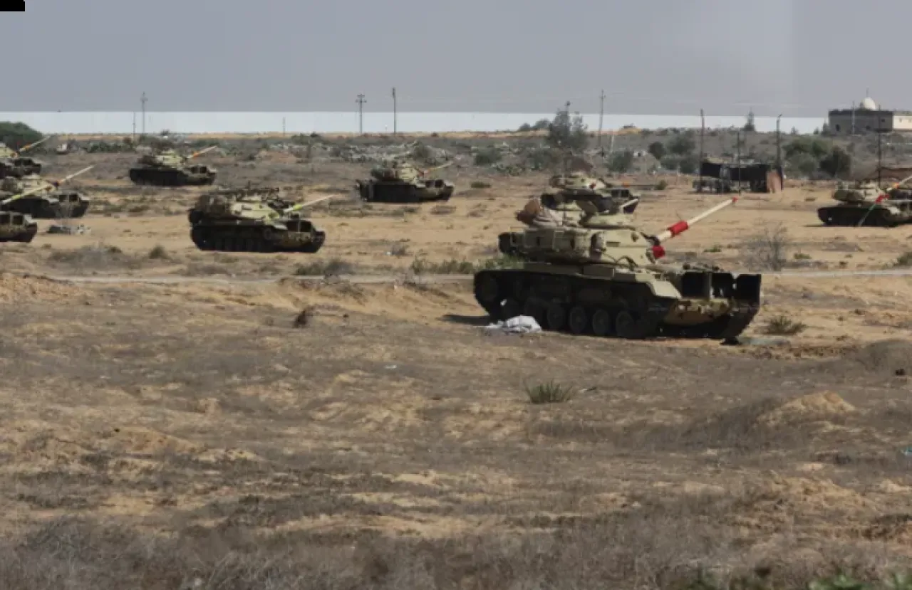 إسرائيل تحاصر رفح وتعلن إصابة ضابط وجندي بلواء غولاني