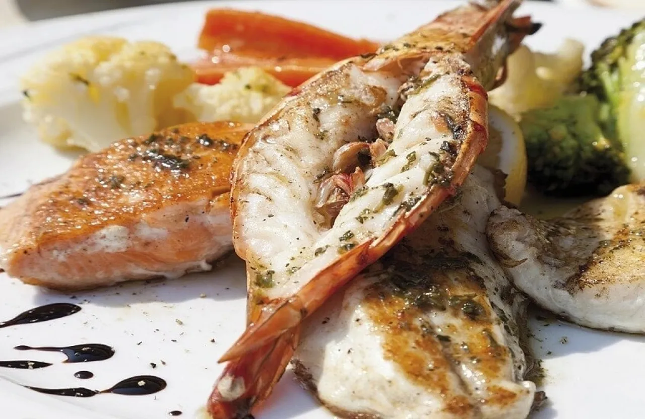 قائمة غذائية تحارب السرطان وأخرى تغذّيه