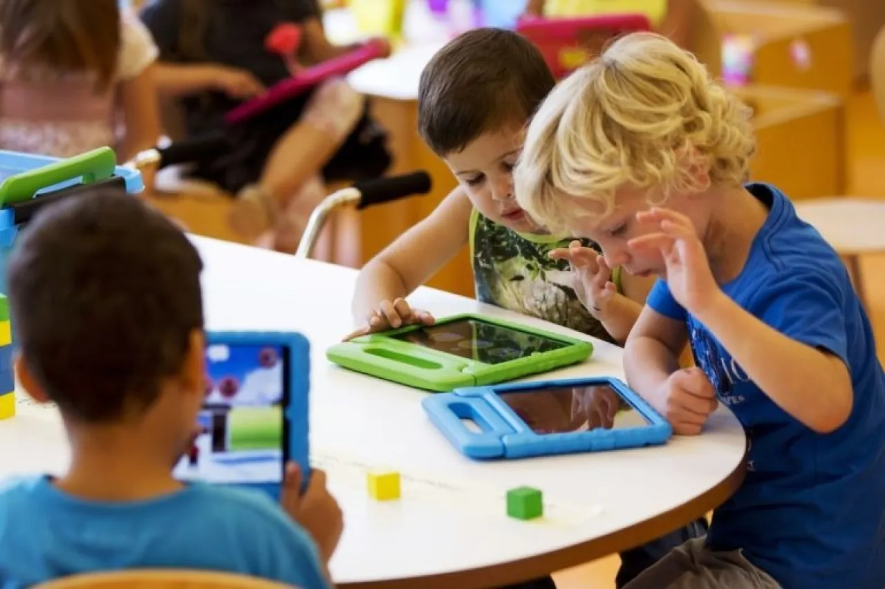 6 إجراءات بالذكاء الاصطناعي تساعدك في التعامل مع أطفالك وإمتاعهم