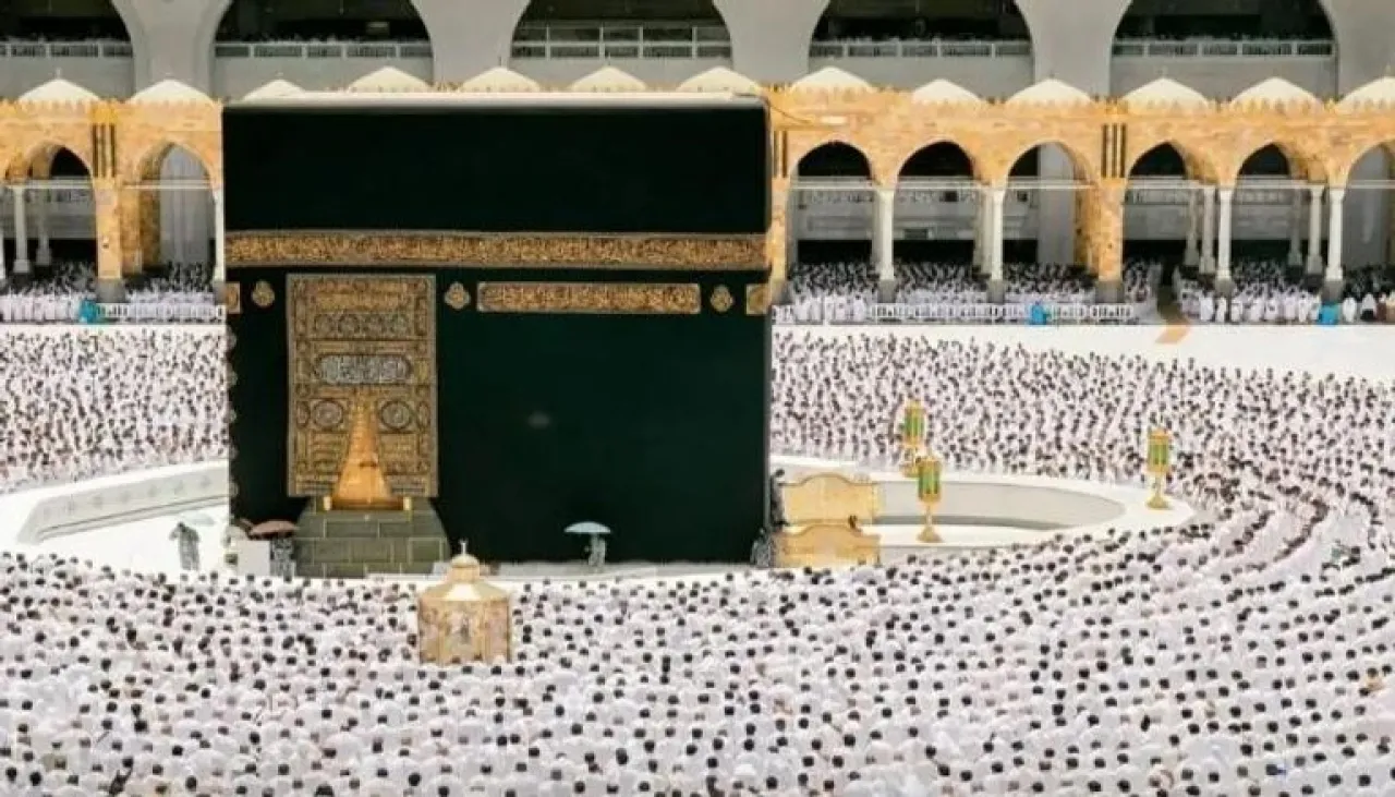 موسم الحج  السعودية تحدد مواعيد الإجازات وتفرض ضوابط جديدة