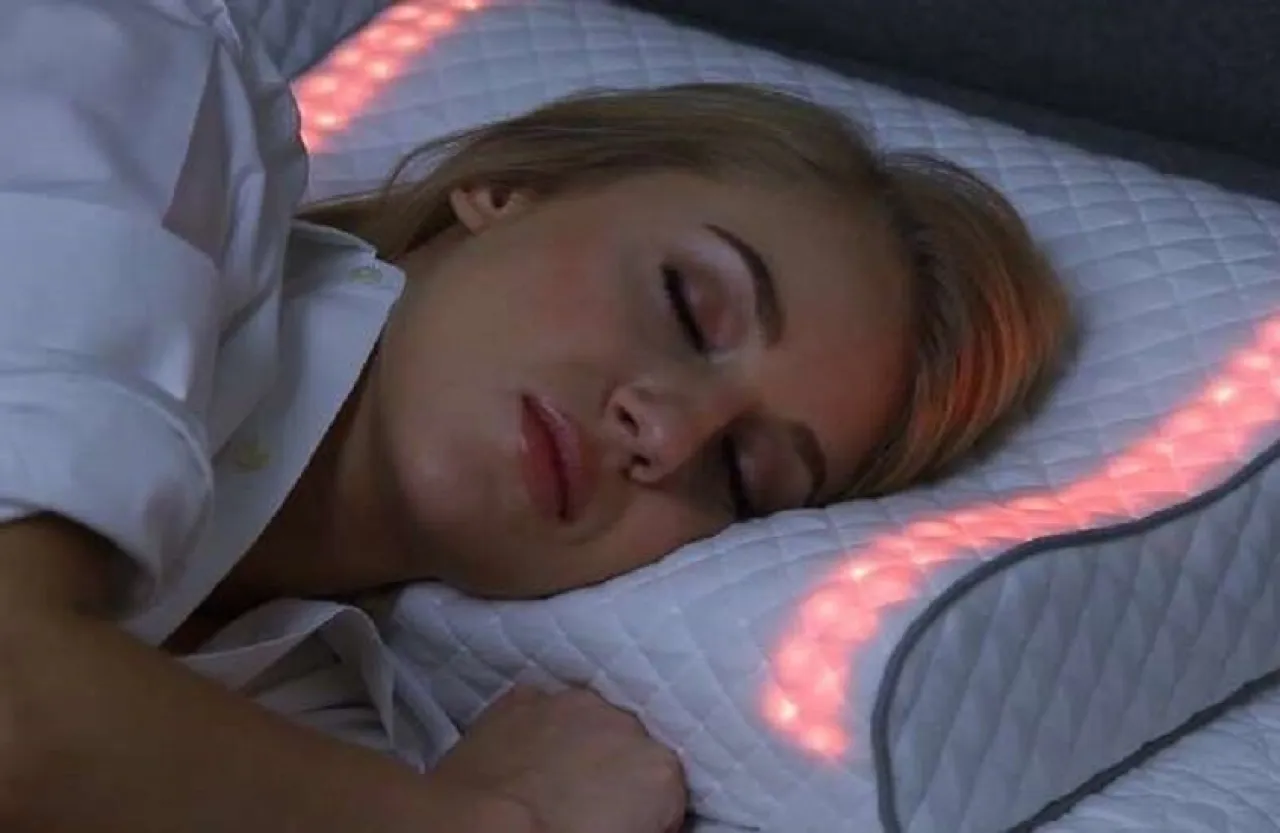 طبيبة توضح تأثير وضعية النوم على الصحة