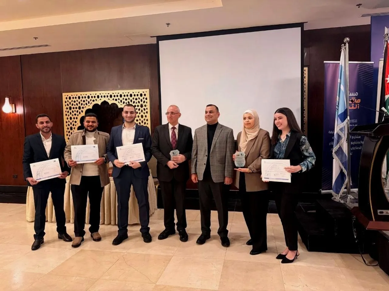 برعاية محافظة  تكريم طلبة عمان الاهلية بحفل جوائز مشاريع التخرج لنقابة المهندسين