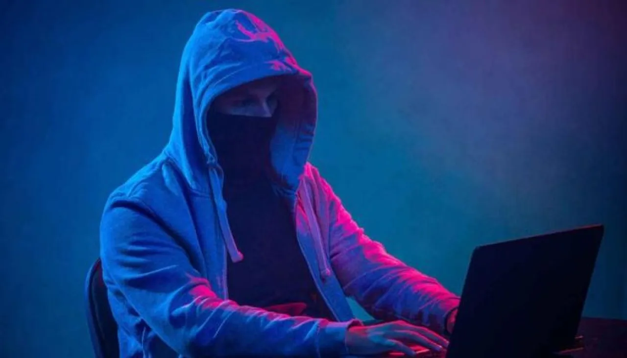 سابقة قانونية باليابان اعتقال 4 أشخاص لبيعهم صوراً إباحية مفبركة بالذكاء الاصطناعي