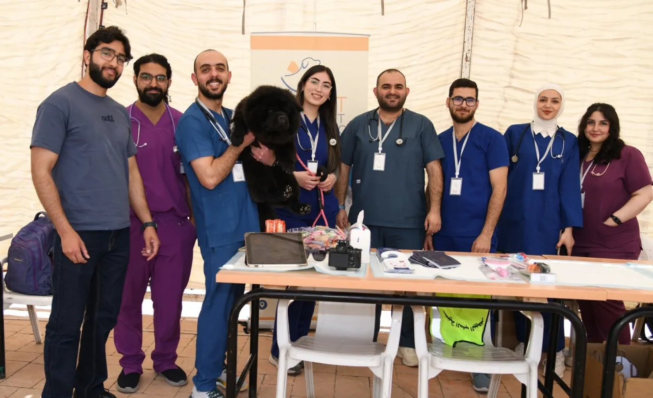 جامعة العلوم والتكنولوجيا تستضيف يوم الخيمة البيطرية بمشاركة واسعة