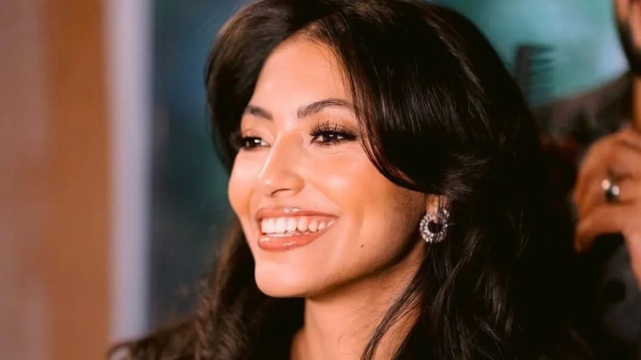 وزراء وشخصيات عامة فنانة مصرية شهيرة تحتفل بزفافها