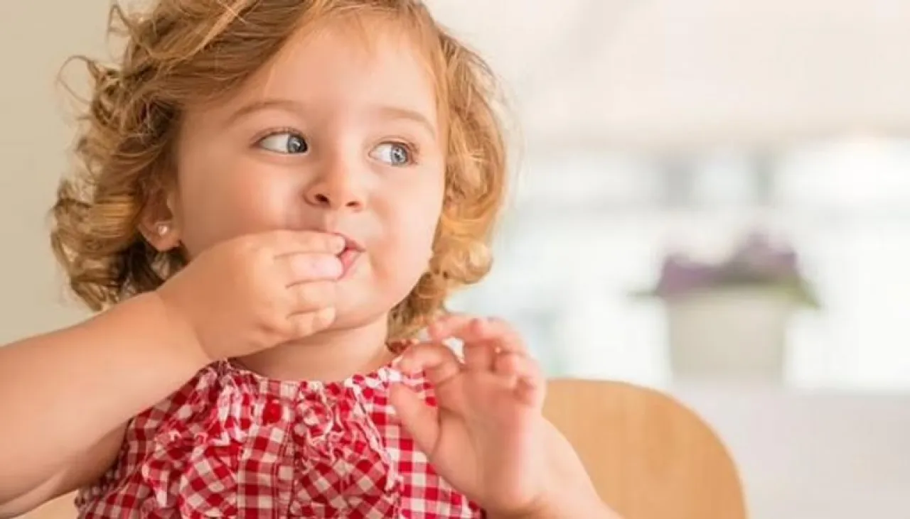 فضيحة غذائية حلوى شهيرة تستخدم صبغة دباغة الجلود