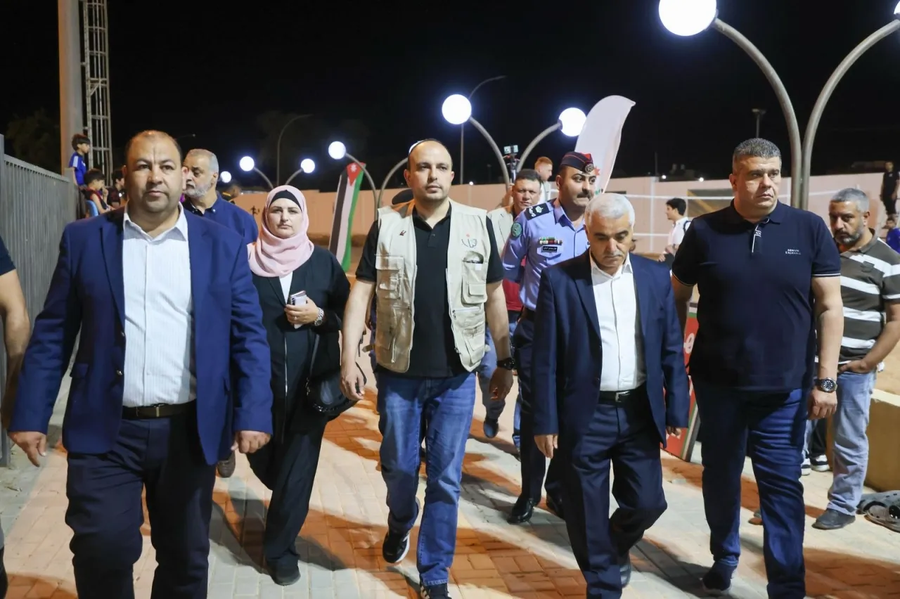 وزير الشباب يتفقد منشآت شبابية ورياضية في العقبة