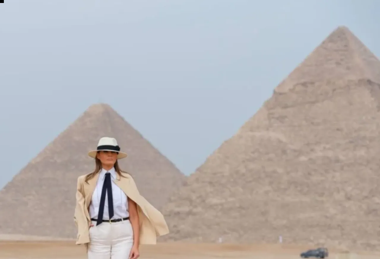 بصورة من الأهرامات البيت الأبيض يحتفل بعيد ميلاد ميلانيا ترامب