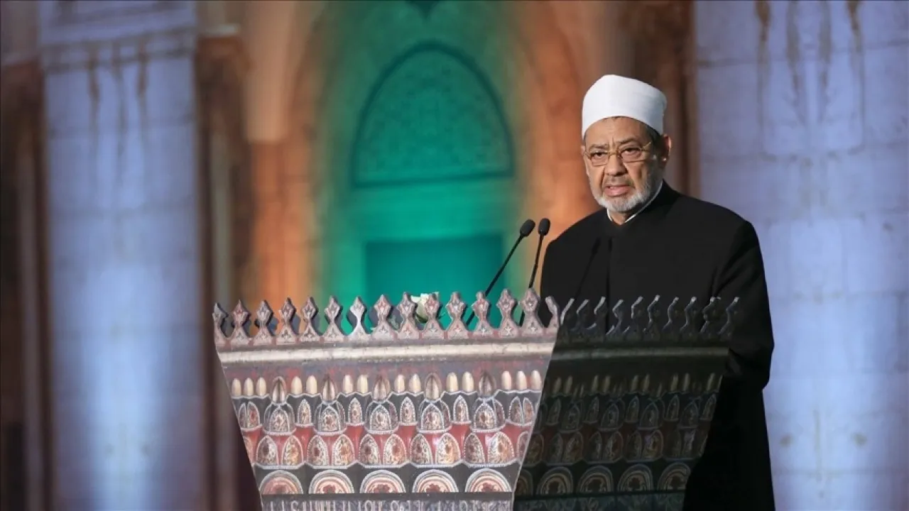 الأزهر يدين قتل مصلٍ في مسجد بفرنسا