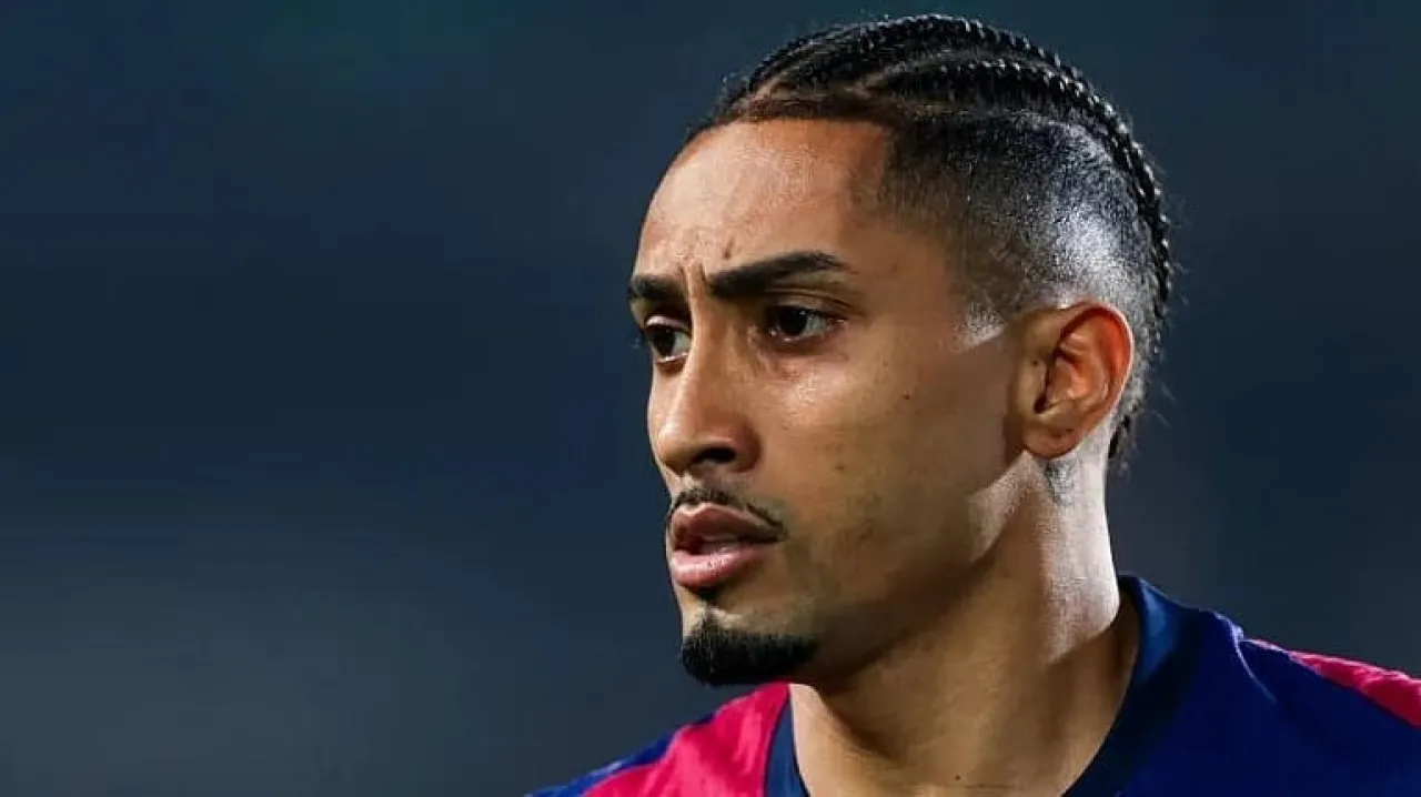 مانشستر سيتي يدخل السباق وينافس الهلال على نجم برشلونة