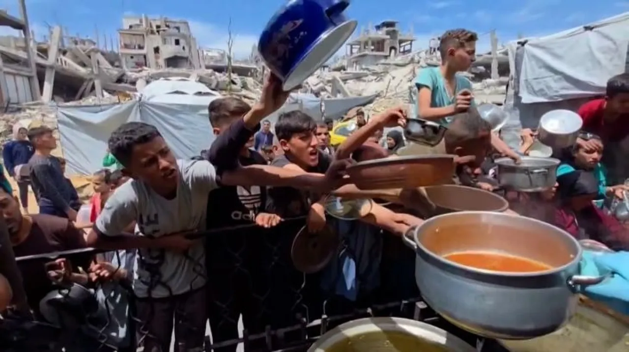 حكومة غزة تحذر من كارثة غير مسبوقة