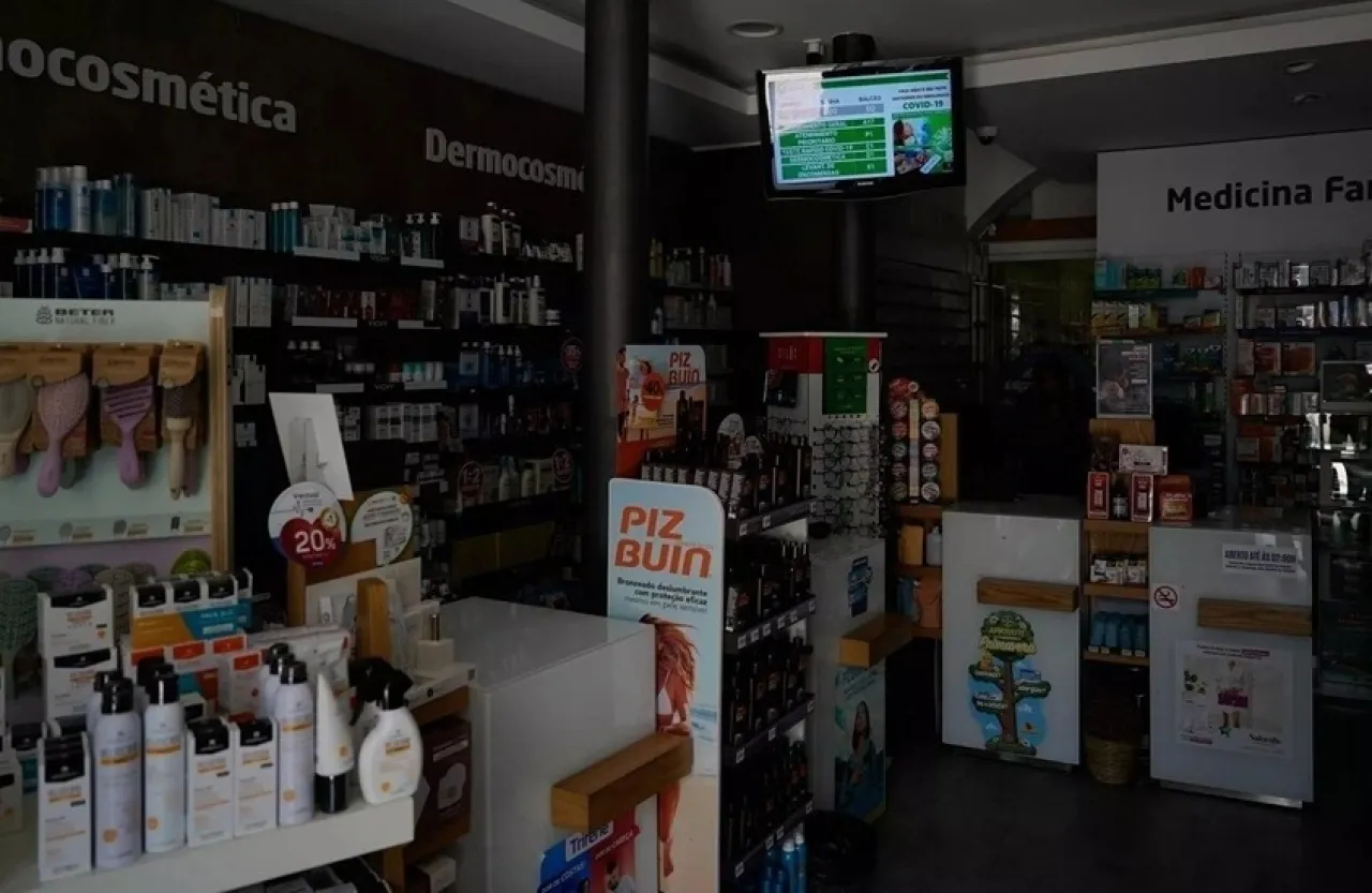 البرتغال تعزو انقطاع التيار الكهربائي إلى ظاهرة جوية نادرة في إسبانيا