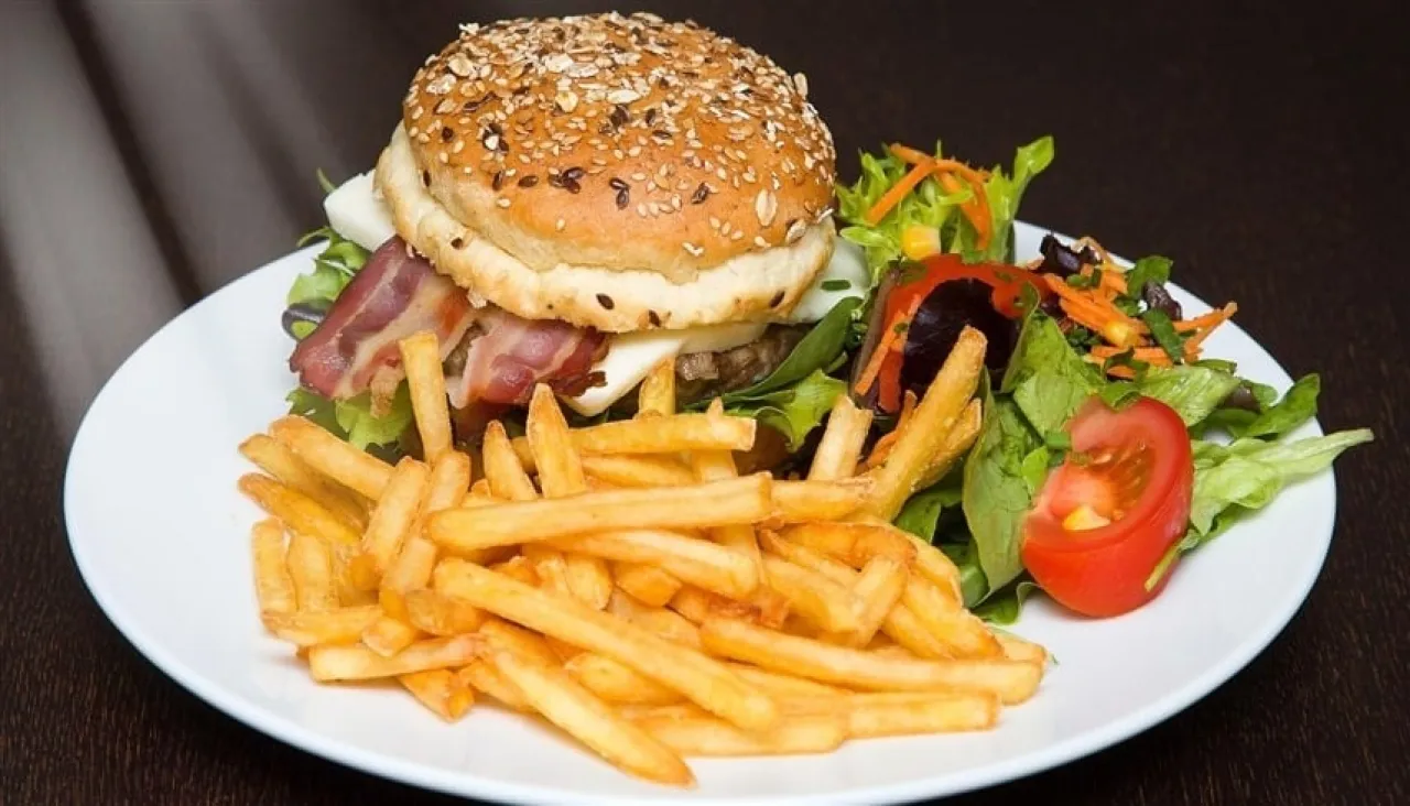 دراسة الأغذية المعالجة تقتل آلاف الأشخاص سنوياً في بريطانيا