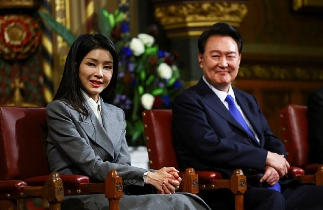 مداهمة منزل رئيس كوريا الجنوبية السابق بشبهة تلقي هدايا فاخرة عبر راهب مثير للجدل