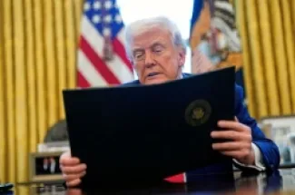 إدارة ترامب تتذرع بمخالفات مرورية لترحيل طلاب