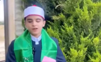 طفل أردني كفيف يتم حفظ القرآن كاملاً في جلسة واحدة بإربد
