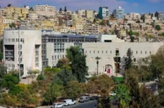 مسؤول سابق في الأمانة: قانون ضريبة الأبنية الجديد يفتح باب الشك