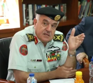 سانا: وزير الدفاع السوري يستقبل وفدًا عسكريًا أردنيًا برئاسة الحنيطي