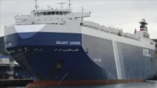 الحوثيين : غارات أميركية على سفينة إسرائيلية محتجزة بالحديدة