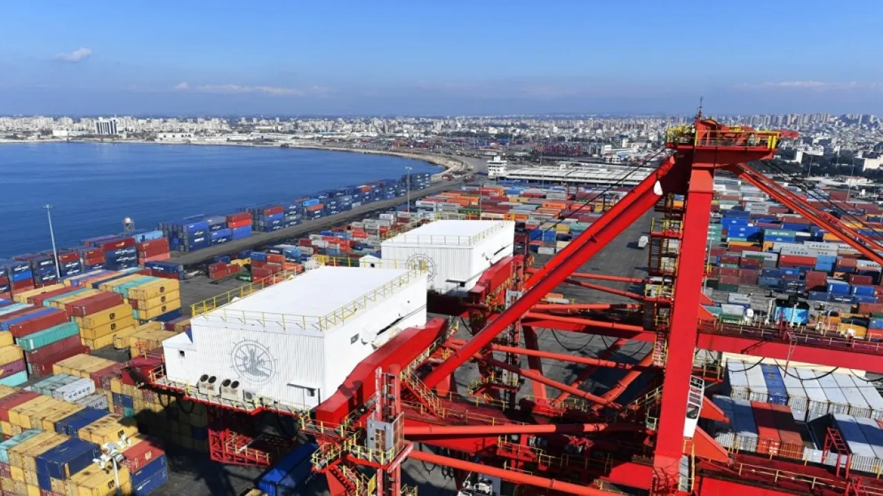 سورية توقّع عقدا لمدة 30 سنة لتطوير وتشغيل ميناء اللاذقية