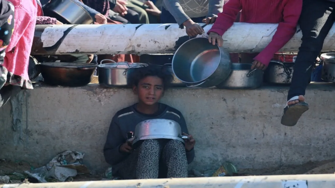 توقف وشيك للتكيات في غزة وتحذيرات من مجاعة تهدد آلاف الأطفال