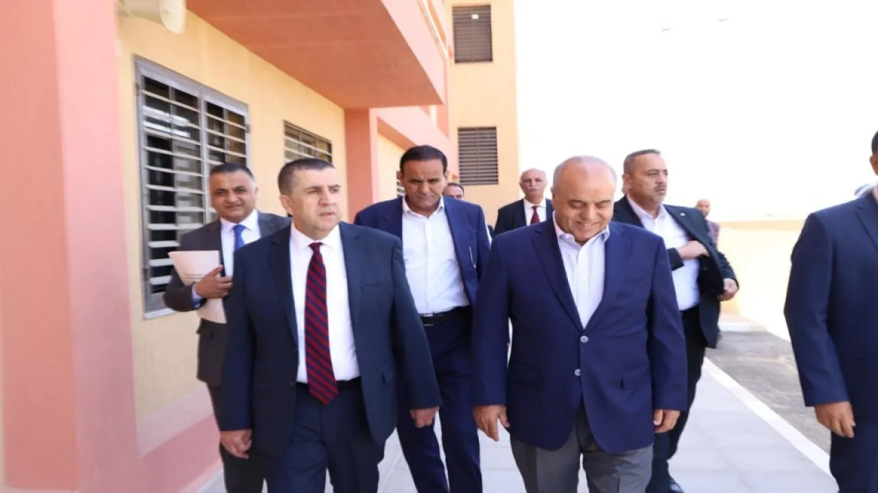 وزير التعليم العالي يعاين موقعا مقترحا لإنشاء كلية تقنية في مأدبا