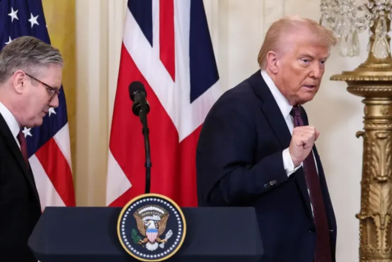 فايننشال تايمز قرارات ترمب المالية تهدد بانهيار النظام الاقتصادي العالمي