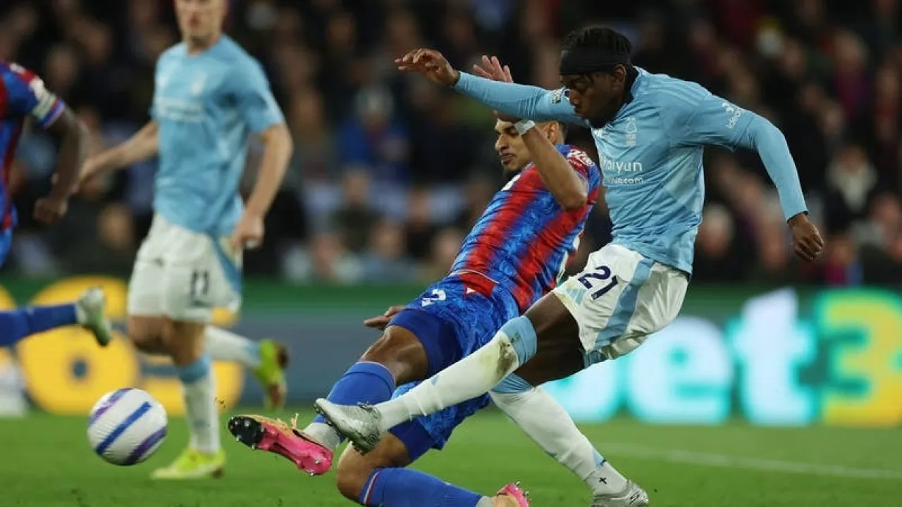 نوتنغهام يهدر نقطتين ثمينتين في سباق دوري الأبطال