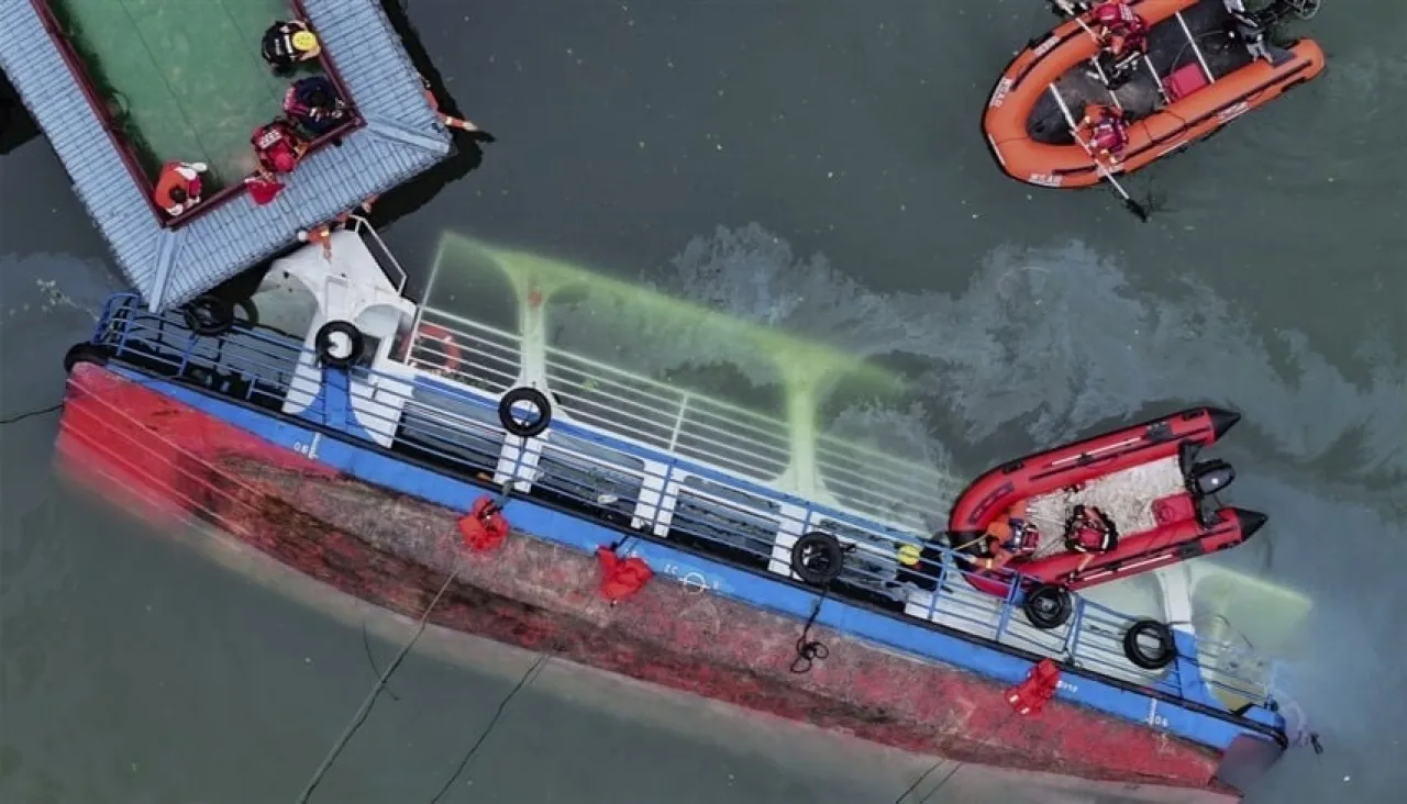 الصين غرق قوارب سياحية يودي بحياة 9 أشخاص وفقدان آخر