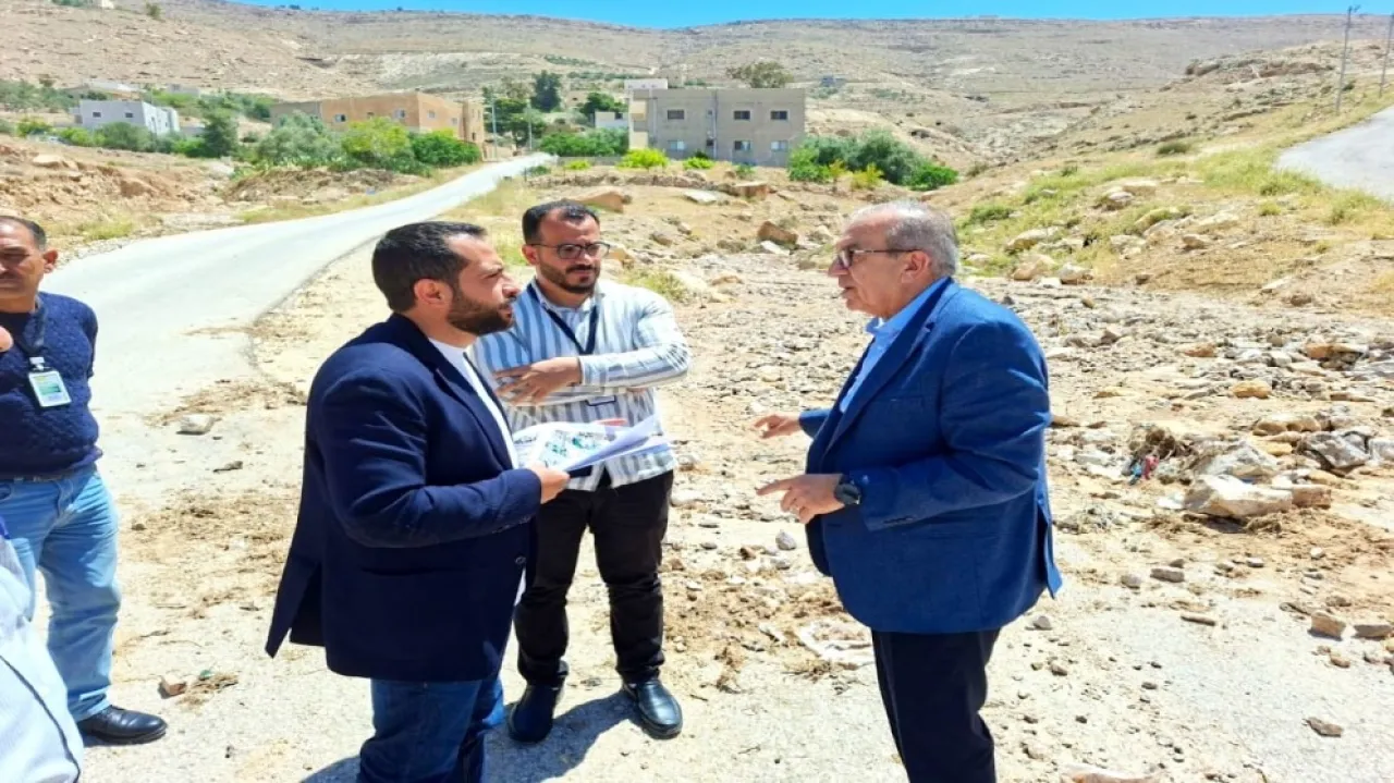 وزير الأشغال يوعز بتقديم دعم عاجل لبلدة العراق في الكرك بعد السيول
