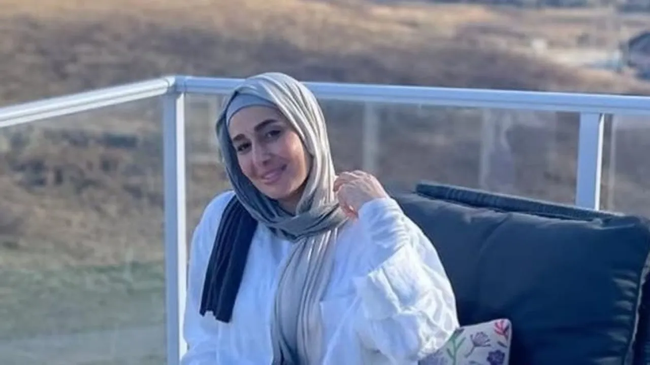حلا شيحة ترتدي الحجاب مجدداً وتستقر مع أبنائها في كندا