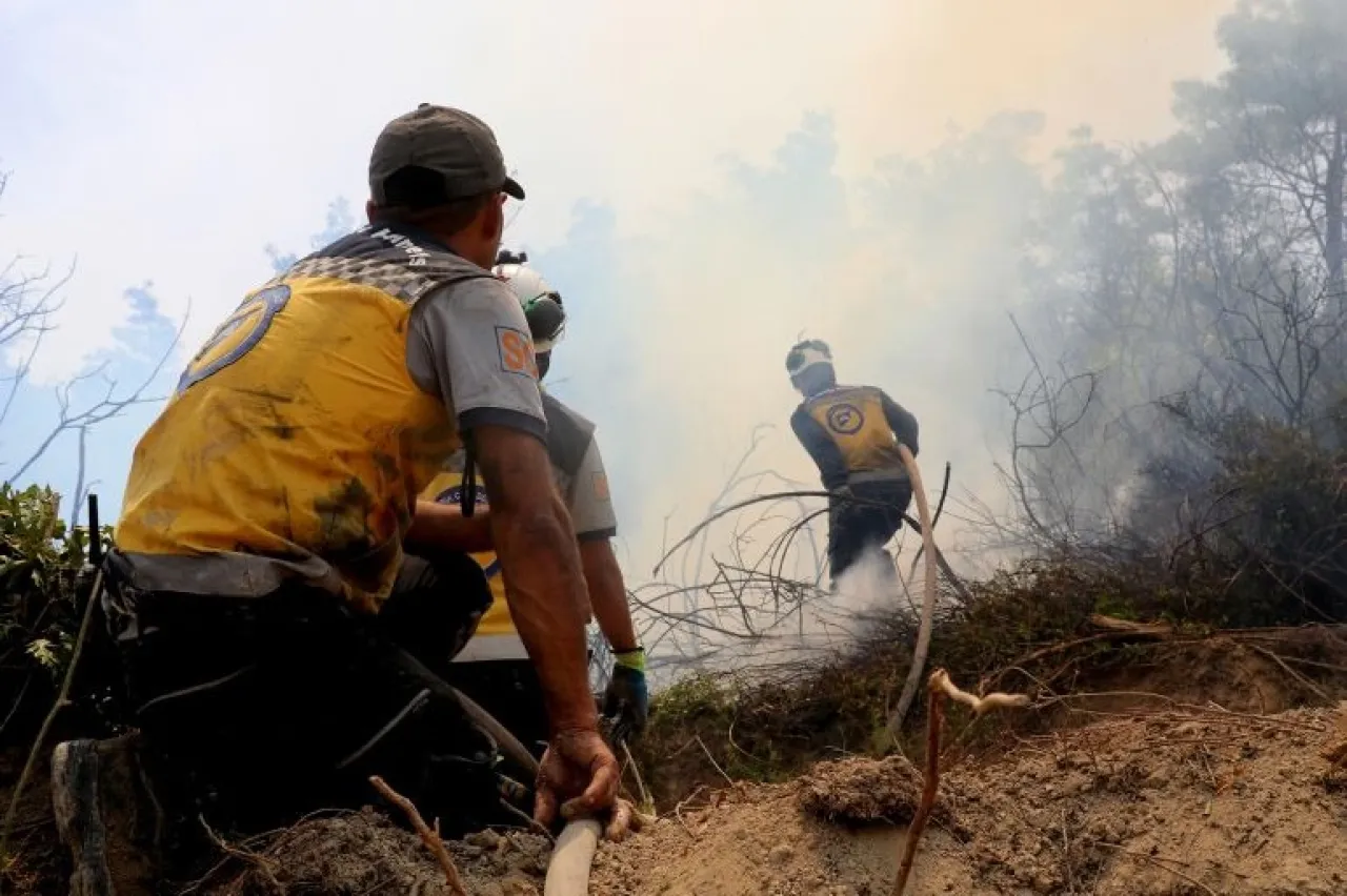 حرائق اللاذقية تواصل انتشارها  وتركيا ترسل مروحيات للإطفاء