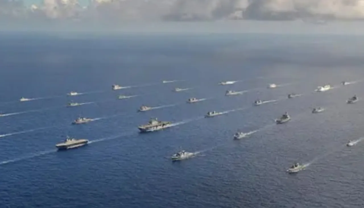 الصين تبتكر نظاماً يُحوّل سفينة حربية واحدة إلى أسطول بحري كامل