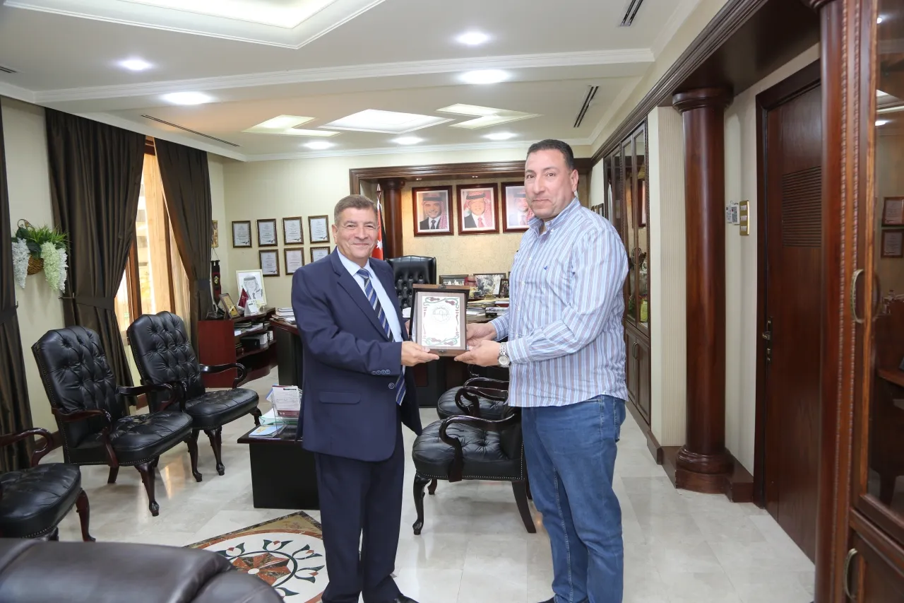 رئيس جامعة الزيتونة الأردنية يستقبل نقيب الصيادلة المصريين لبحث آفاق التعاون المشترك