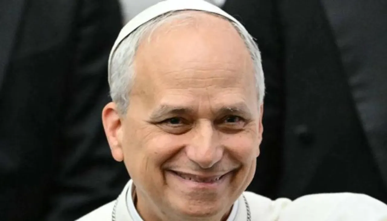 ليو الرابع عشر في أول لقاء صحفي الشعوب الواعية فقط هي من تتخذ قرارات حرة