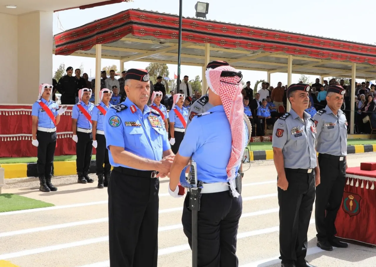 مدير الأمن العام يرعى حفل تخريج دورة اعداد وتأهيل المستجدين