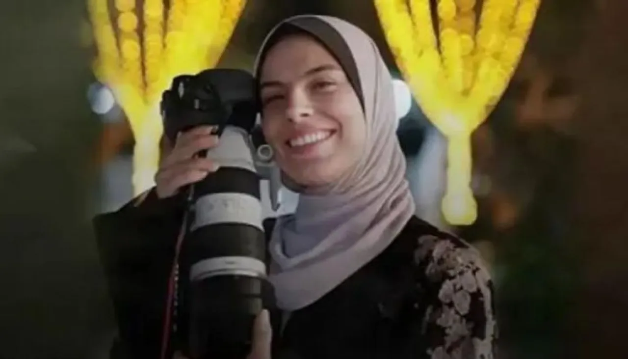 مهرجان كان جولييت بينوش توجه تحية للمصورة الفلسطينية فاطمة حسونة